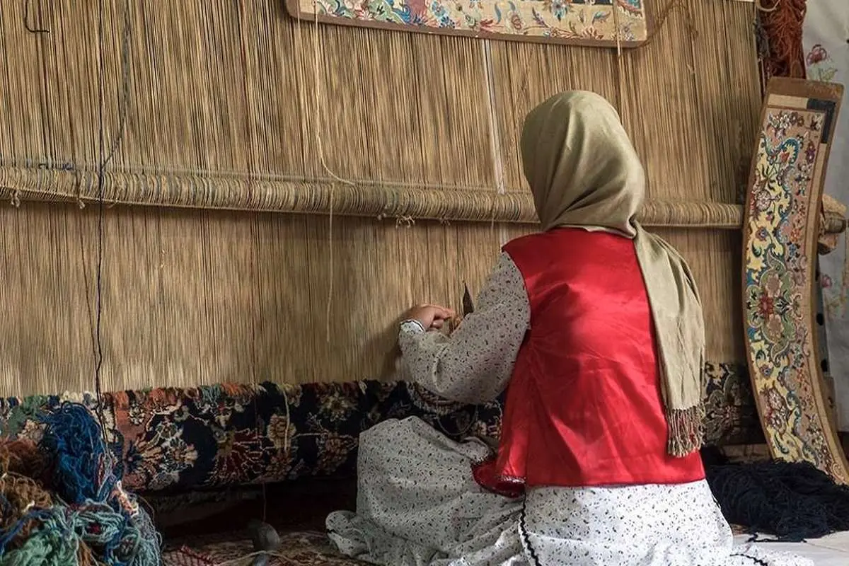 بازار فرش ایرانی، در دست افغانها