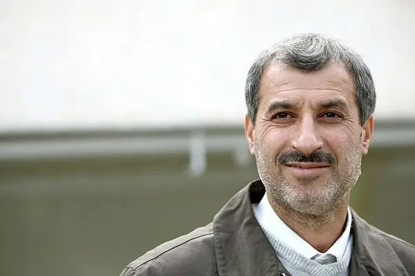 برای مایلی‌کهن که از آن سوی بام افتاده