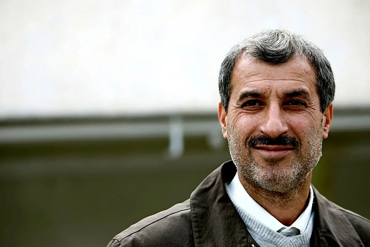 برای مایلی‌کهن که از آن سوی بام افتاده
