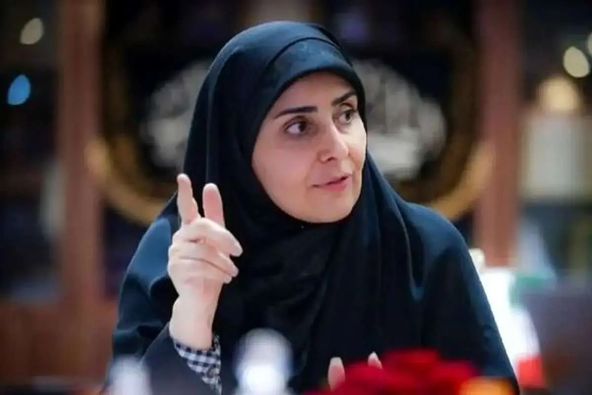 ادعای امیرحسین ثابتی درباره سفر یک میلیاردی فرزانه صادق، وزیر راه، به کیش