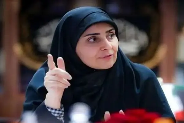 ادعای امیرحسین ثابتی درباره سفر یک میلیاردی فرزانه صادق، وزیر راه، به کیش