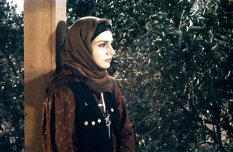 بیوگرافی-مرجان-محتشم