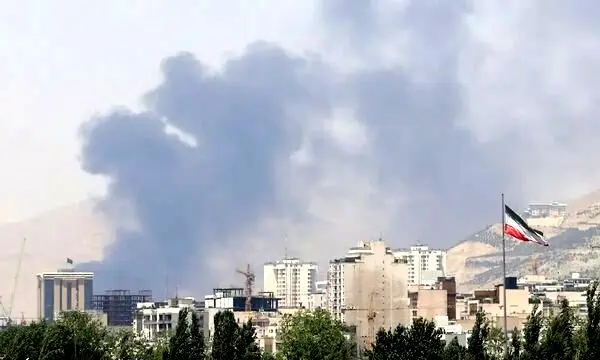 درگیری‌های هوایی در تهران و چند شهر دیگر / جزئیات ترور در قم / انفجار بزرگ در اصفهان