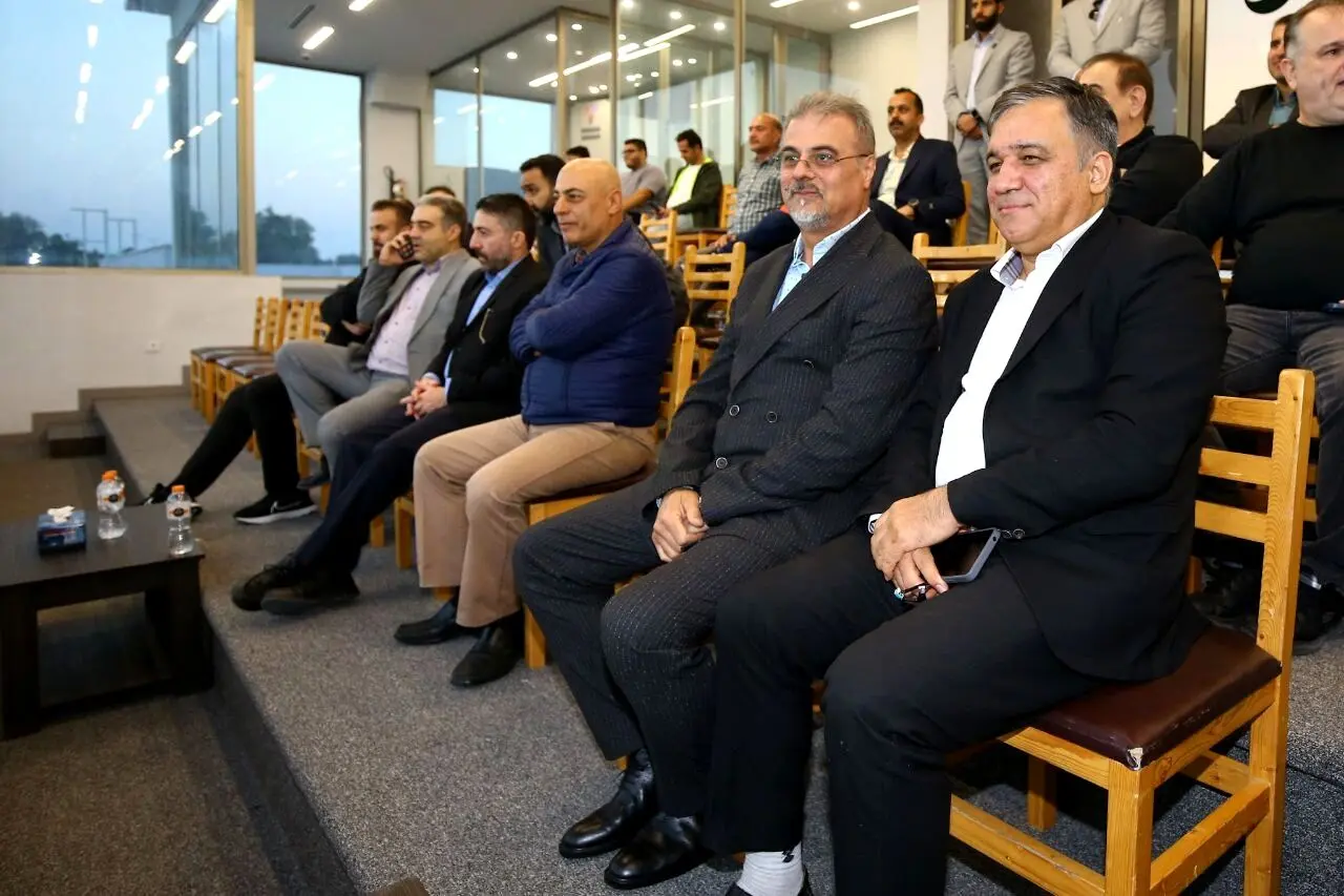 جنگ داخلی استقلال با کلید واژه قرار کافه ایرانمال