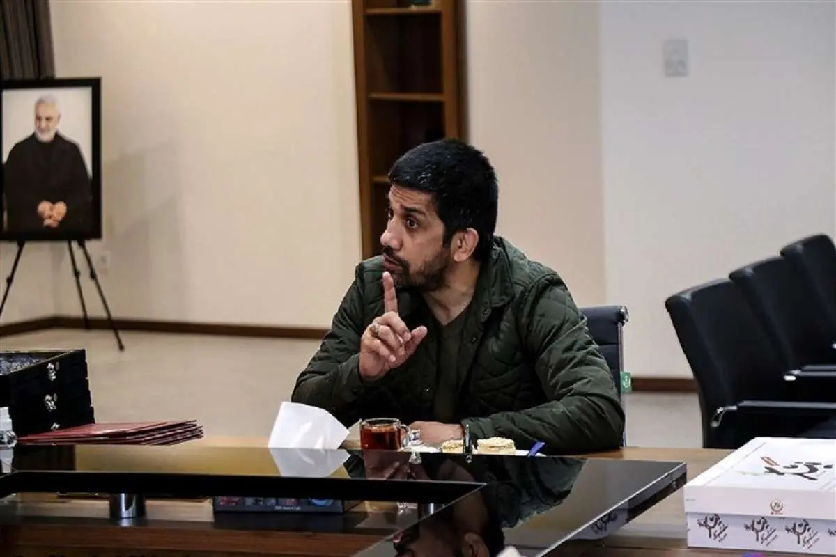 دبیر فقط مدیر ساخت و ساز نبوده !