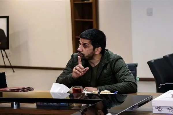 دبیر فقط مدیر ساخت و ساز نبوده !