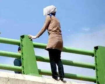 پشیمانی لحظه آخری یک دختر از خودکشی در اتوبان تهران