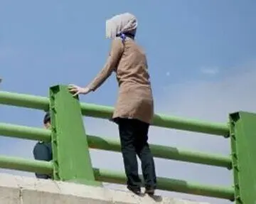 پشیمانی لحظه آخری یک دختر از خودکشی در اتوبان تهران