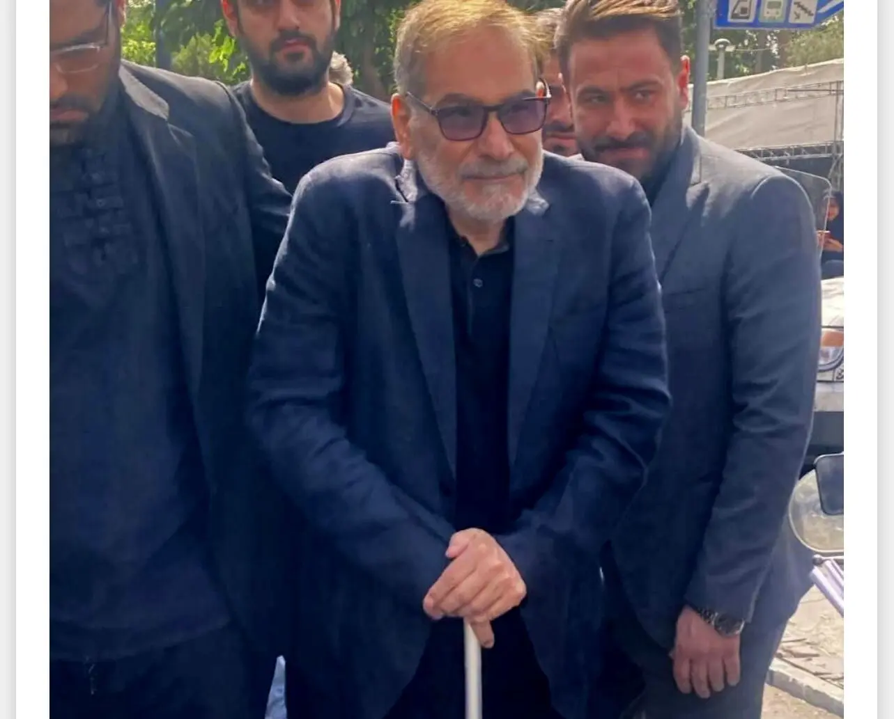 اولین عکس از علی شمخانی پس از آسیب دیدن در حمله اسرائیل/ او در مراسم وداع با شهدای اقتدار در تهران، حضور یافت