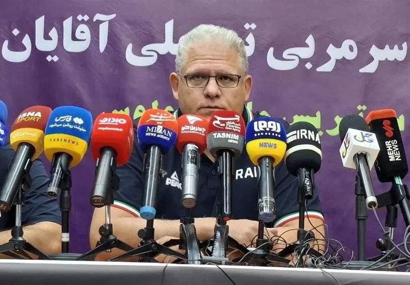 خطر از سر سرمربی بسکتبال گذشت