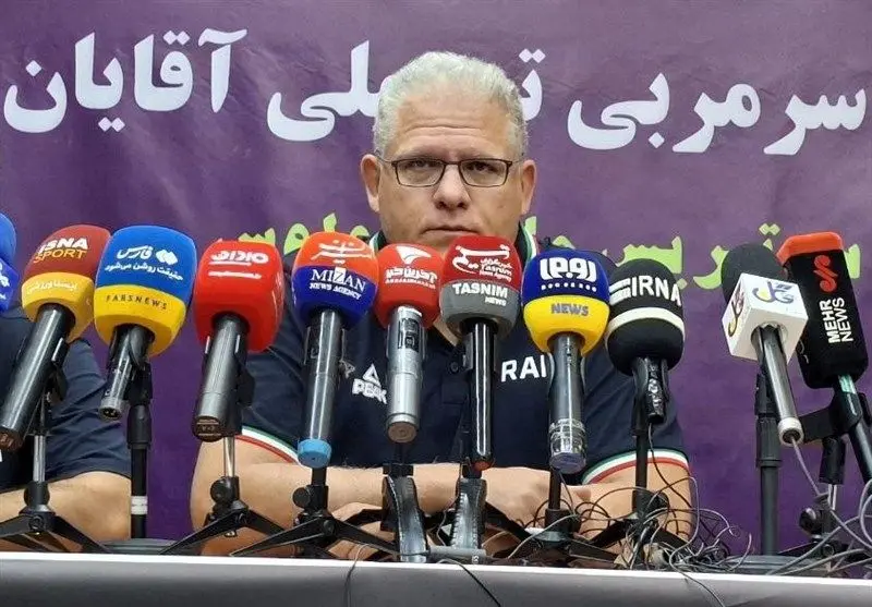 خطر از سر سرمربی بسکتبال گذشت