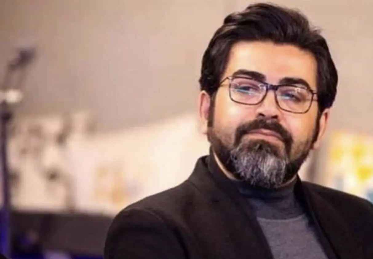 فرزاد حسنی ماندنی شد
