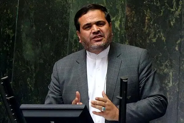 عنابستانی: از رابطه این دختر و پیرمرد در فیلم سینمایی خجالت کشیدم
