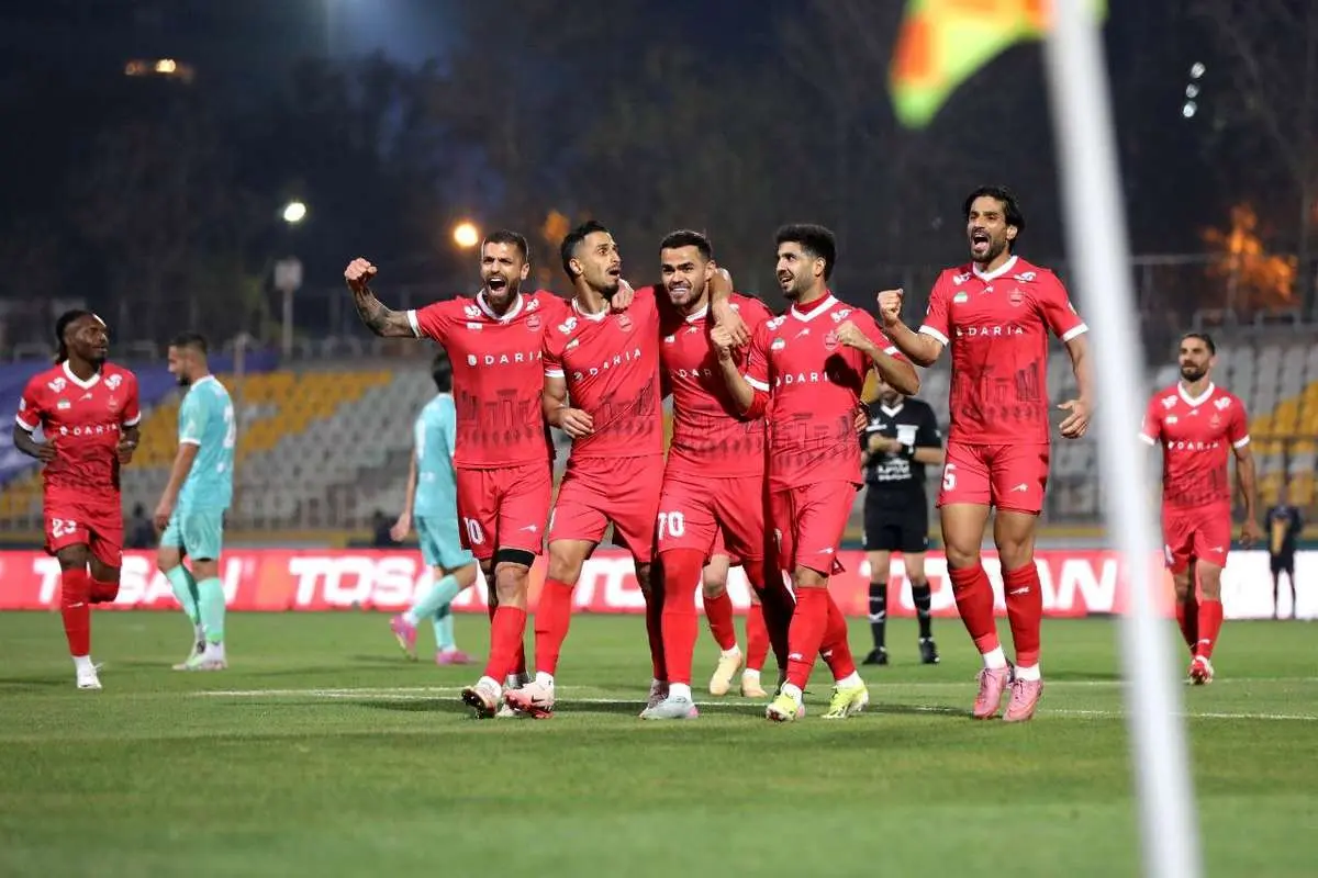 پرسپولیس با تک گل اورونوف به صدر رفت