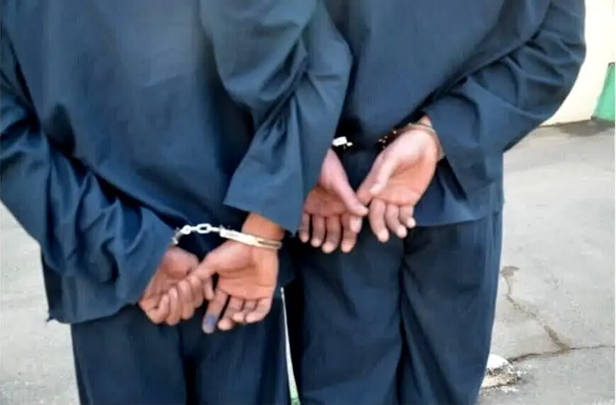 لحظه سرقت خشن از پیرزن 72 ساله در تهران | دستگیری هر دو ساق