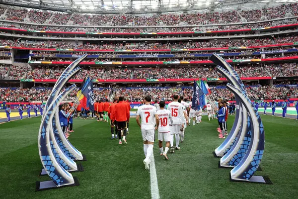 داخل استادیوم خبری نیست، نگران نباشید!