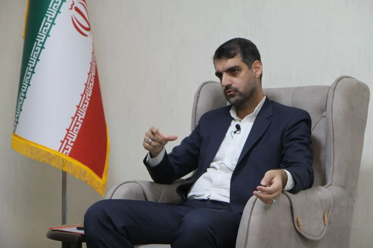 تشکر نماینده مجلس از برگزاری کنسرت زن نیمه برهنه!