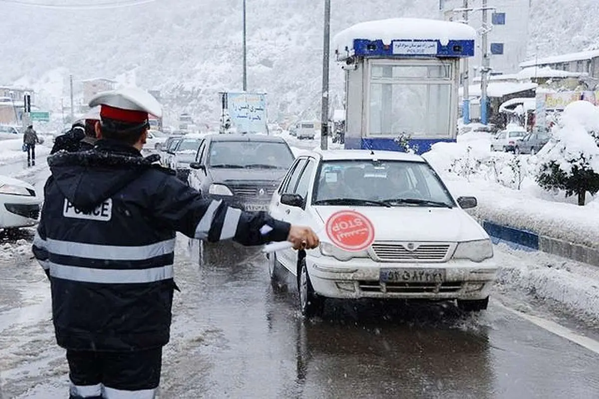 حرکت عجیب یک مدیر دولتی برای شناسایی نشدن درجاده | ببینید