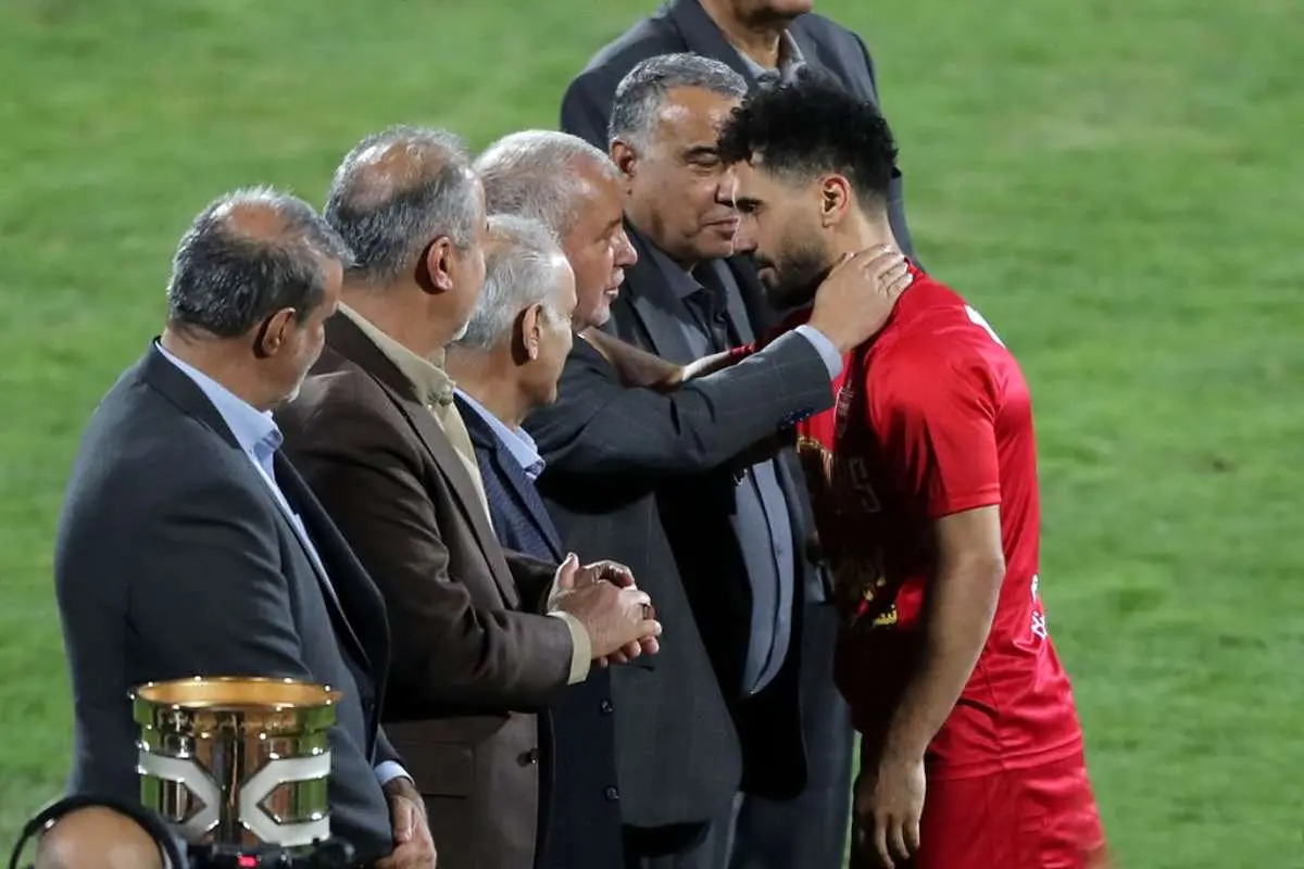 واکنش تصویری ستاره پرسپولیس به انتخاب هواداران قبل از دربی +عکس