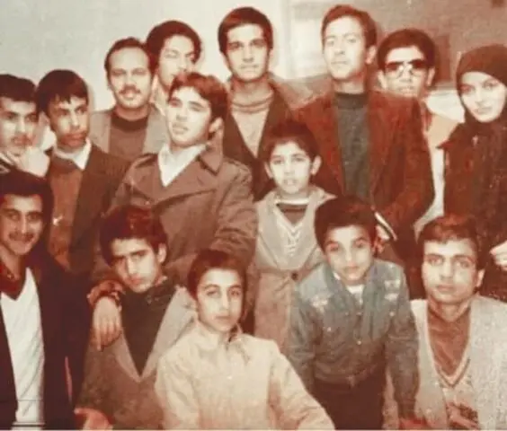 رضا عطارانِ نوجوان در مشهدِ ۱۳۵۹؛ تصویری از آغاز فعالیت هنری 