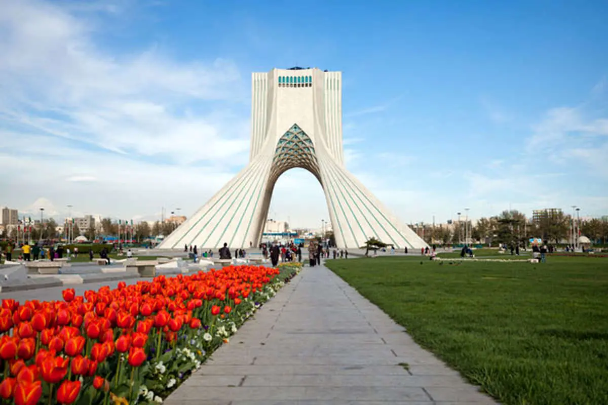 تغییر شوکهکننده شمایل میدان آزادی به فاصله 10 سال