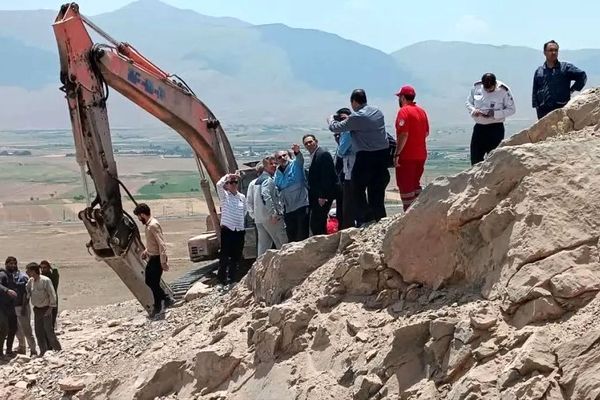 یک نفر از محبوسان حادثه ریزش معدن شازند پیدا شد