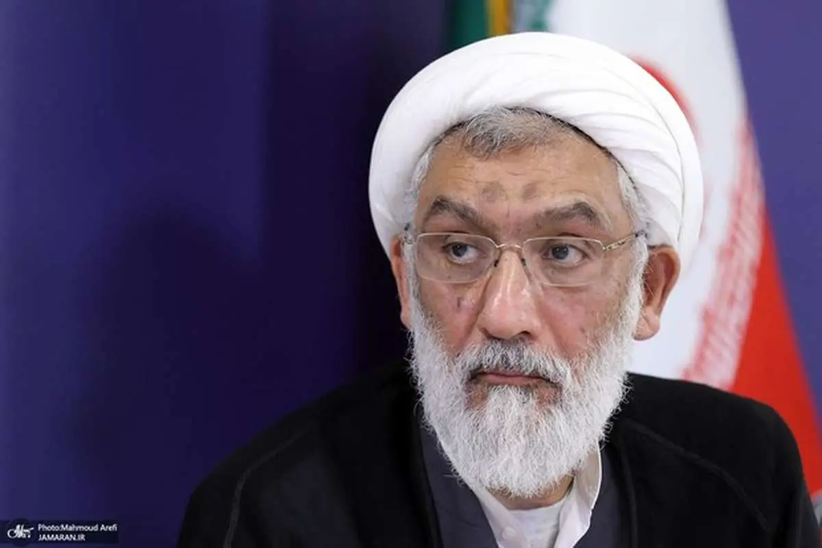 پاسخ پورمحمدی به ادعای ۱۸میلیونی بودن عبایش + عکس