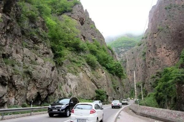 ممنوعیت تردد در جاده هراز و چالوس | محور جایگزین برای مسافران اعلام شد