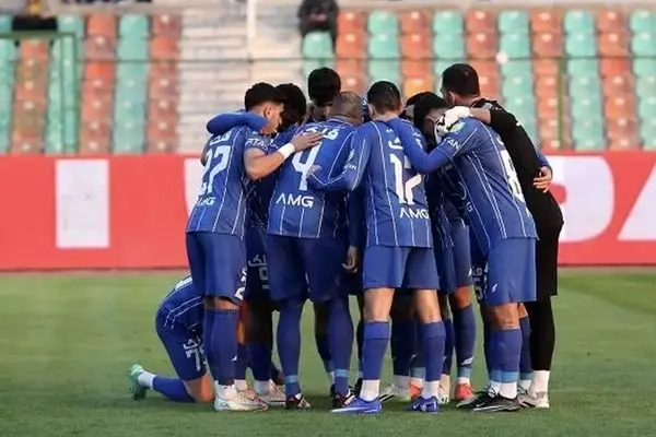 استقلالی ها به سفارت آمریکا رفتند