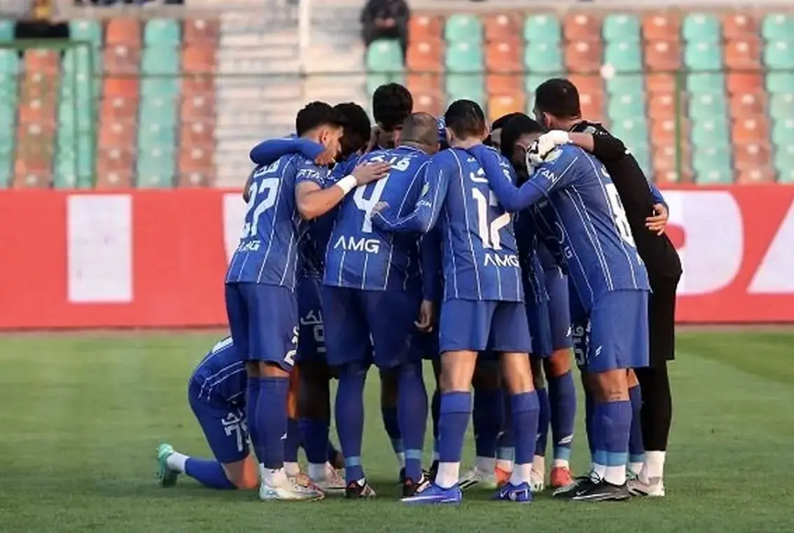 استقلالی ها به سفارت آمریکا رفتند