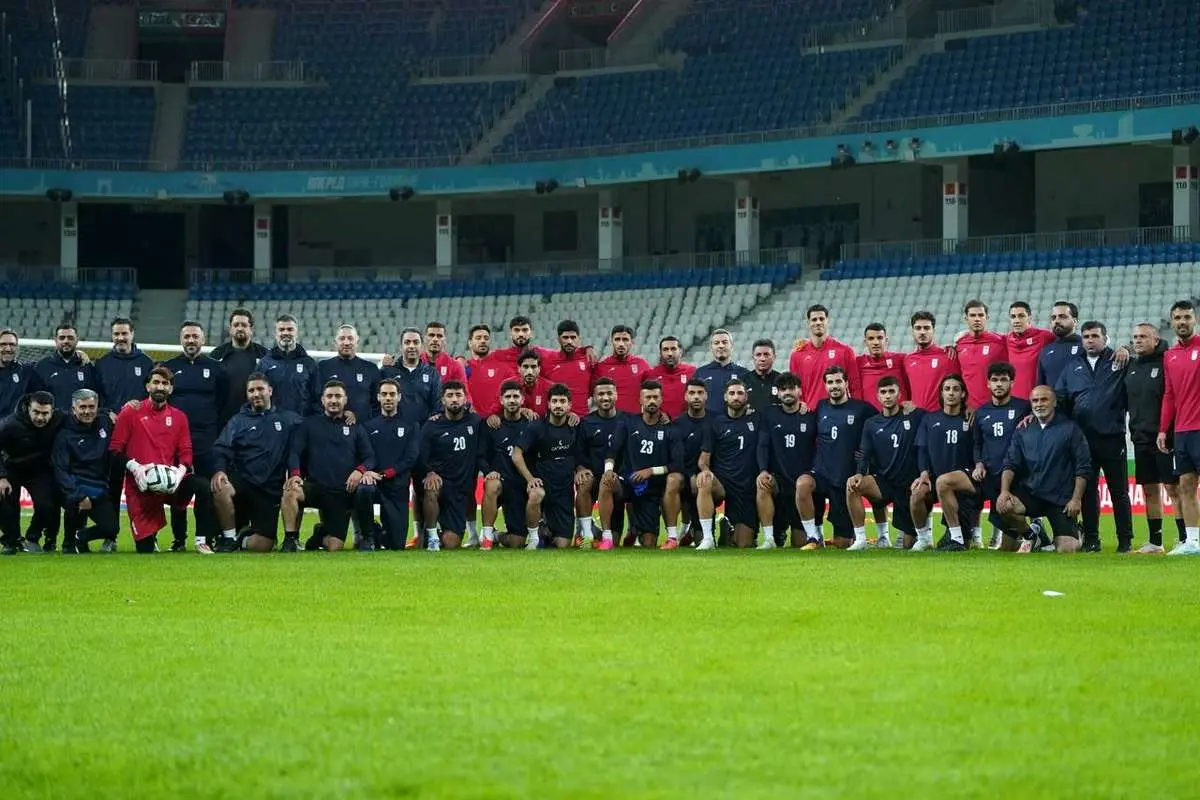 عکس یادگاری ملی پوشان در ورزشگاه تاریخی روسیه