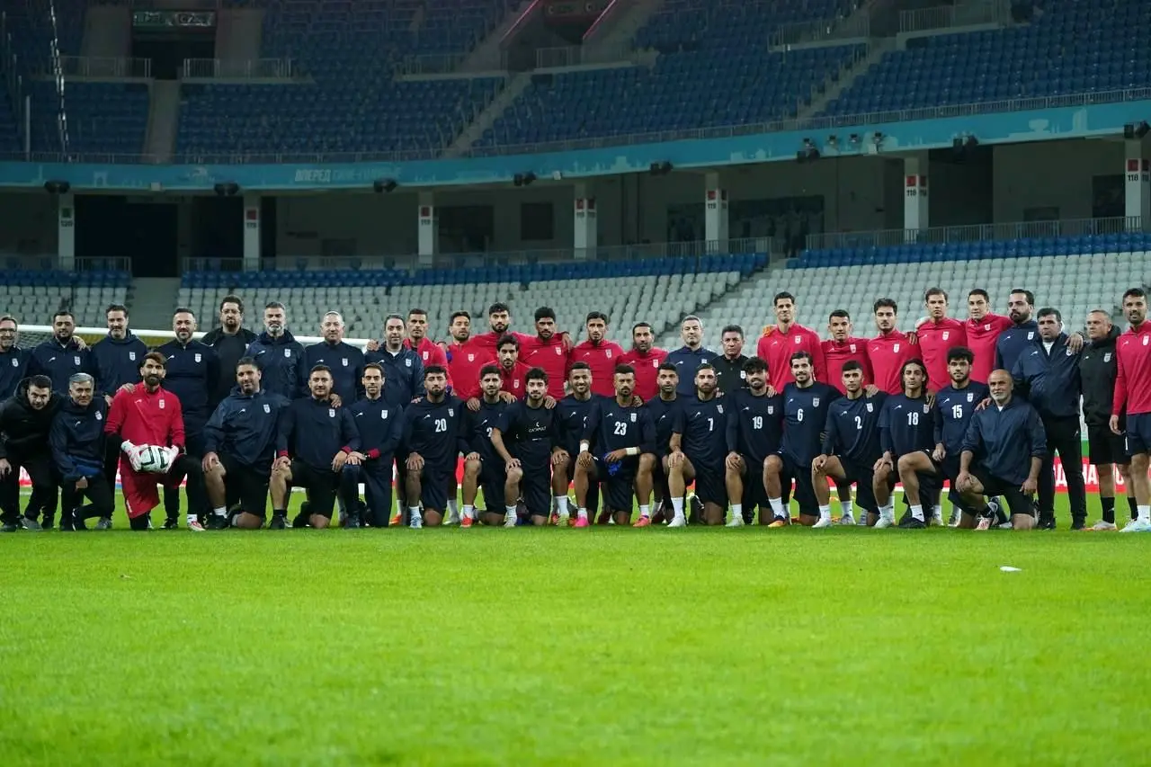 عکس یادگاری ملی پوشان در ورزشگاه تاریخی روسیه