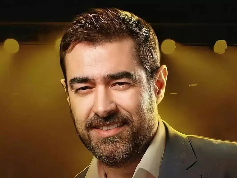 شهاب حسینی هم‌‌اکنون در جشن حافظ | ویدیویی از دو بادیگارد که او را همراهی می‌کنند