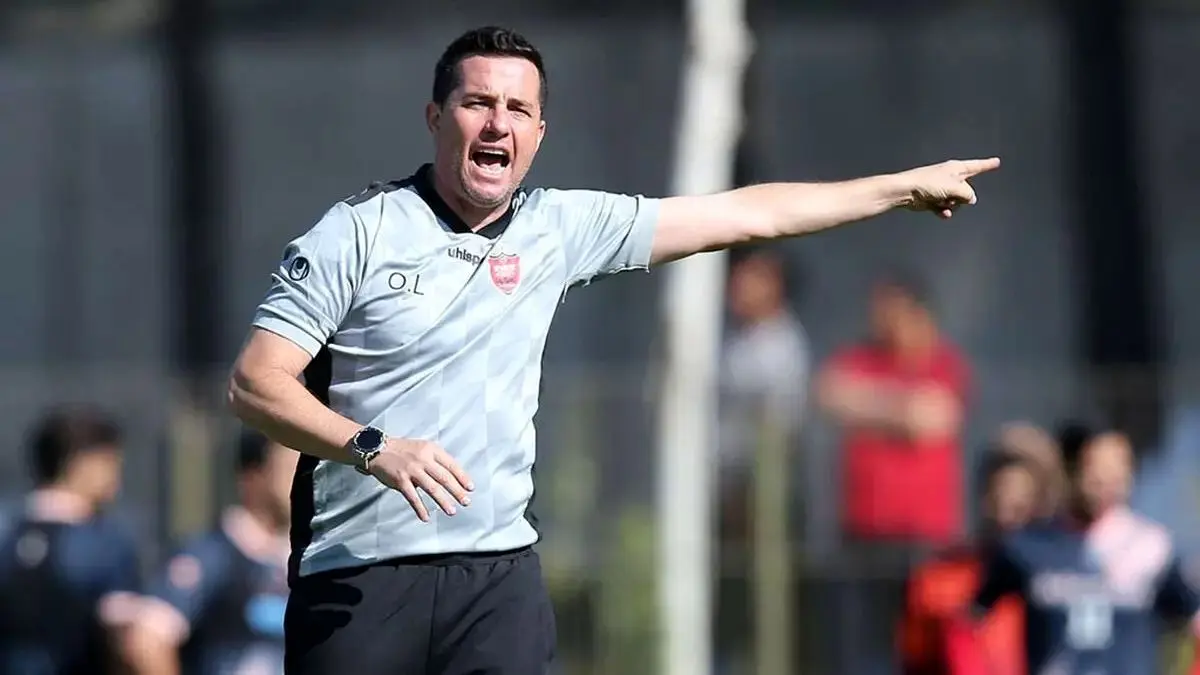 اوسمار قرارداد با پرسپولیس را امضا کرد
