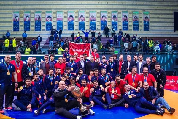 قهرمانی جنجالی بانک شهر در لیگ کشتی آزاد+ عکس