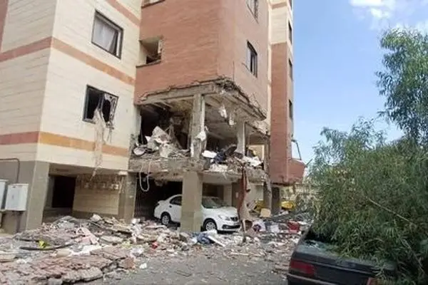 حوادث آتش سوزی و انفجار در قم، کرج، تهران و مشهد/ تکذیب انفجار در فرودگاه مشهد