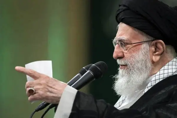 رهبر انقلاب: غنی‌سازی ۶۰ درصدی ادامه دارد / مذاکره زیر فشار را نمی‌پذیریم