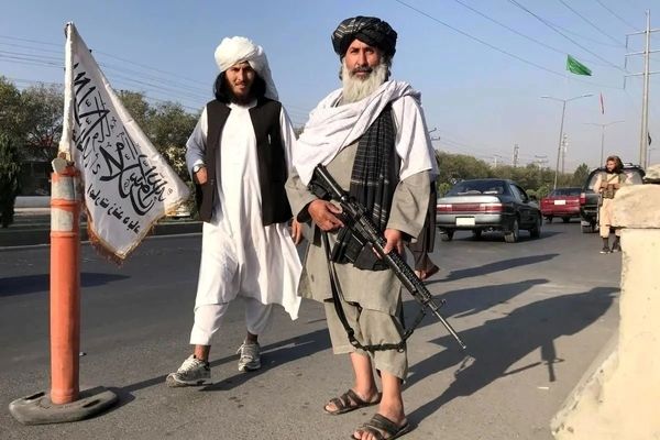 اقدام عجیب و ناباورانه طالبان در پارک‌ها + تصاویر