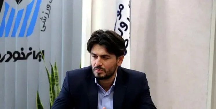 این مربی روی زمین نماند !