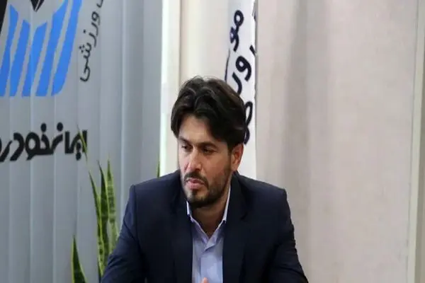 این مربی روی زمین نماند !