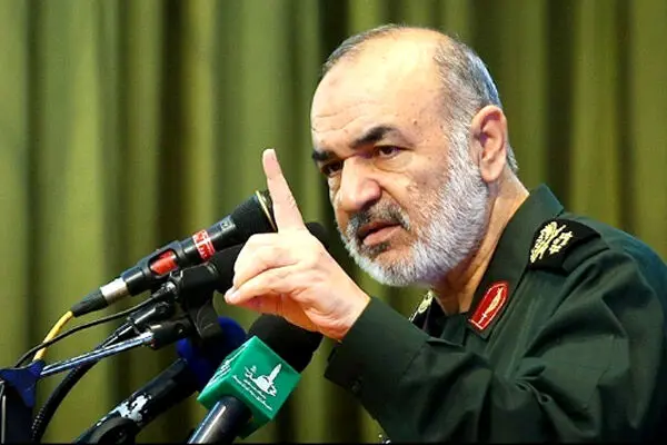 فرمانده سپاه: زنان غزه شب‌ها با حجاب کامل می‌خوابند