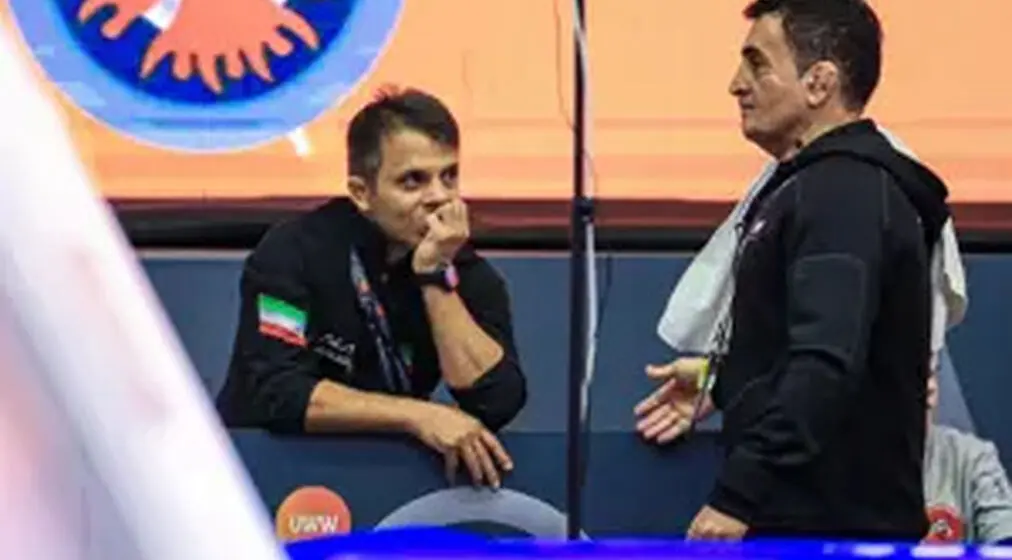 چاقو دسته خودش را برید