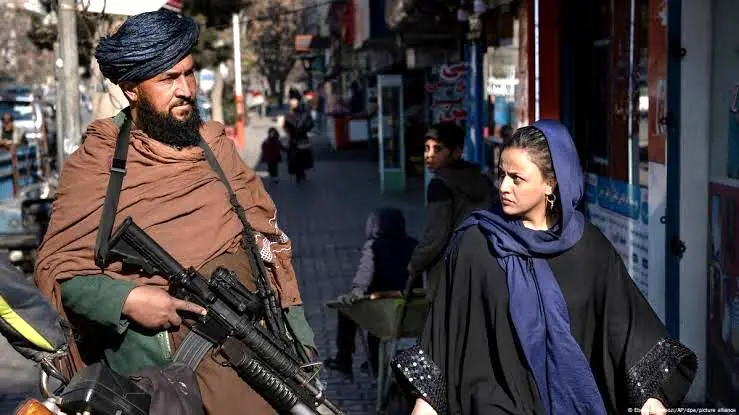 افغانستان در تاریکی؛ طالبان اینترنت و ارتباطات را به‌طور کامل قطع کردند