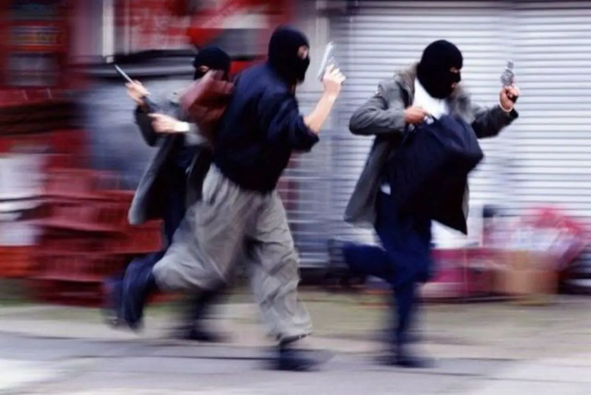 فیلمی هولناک از بریدن گوش برای سرقت گوشی | پلیس آگاهی واکنش نشان داد