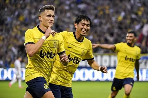 از دنیس اکرت چه می‌دانیم؟