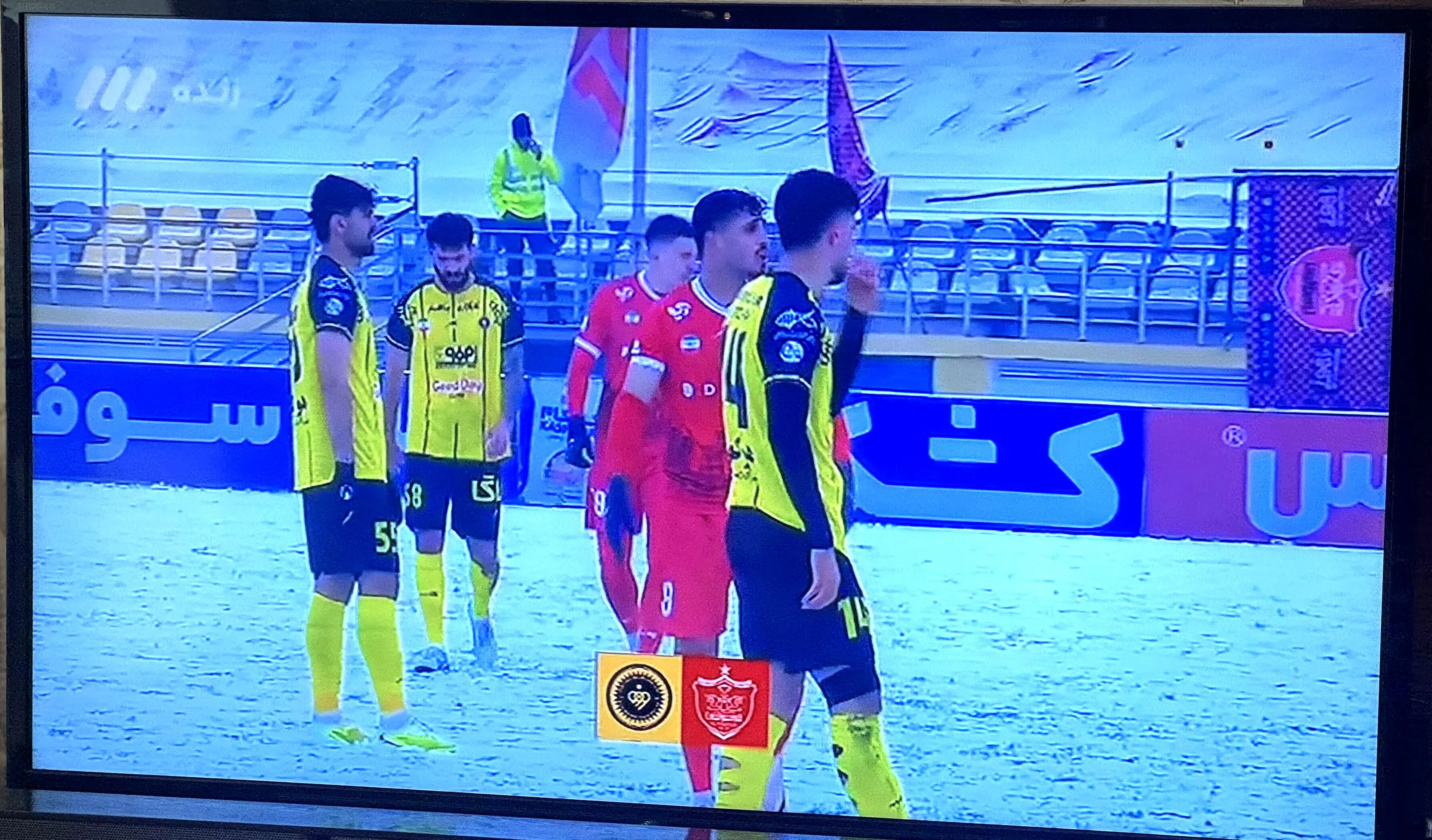 زیر برف در سکوت !