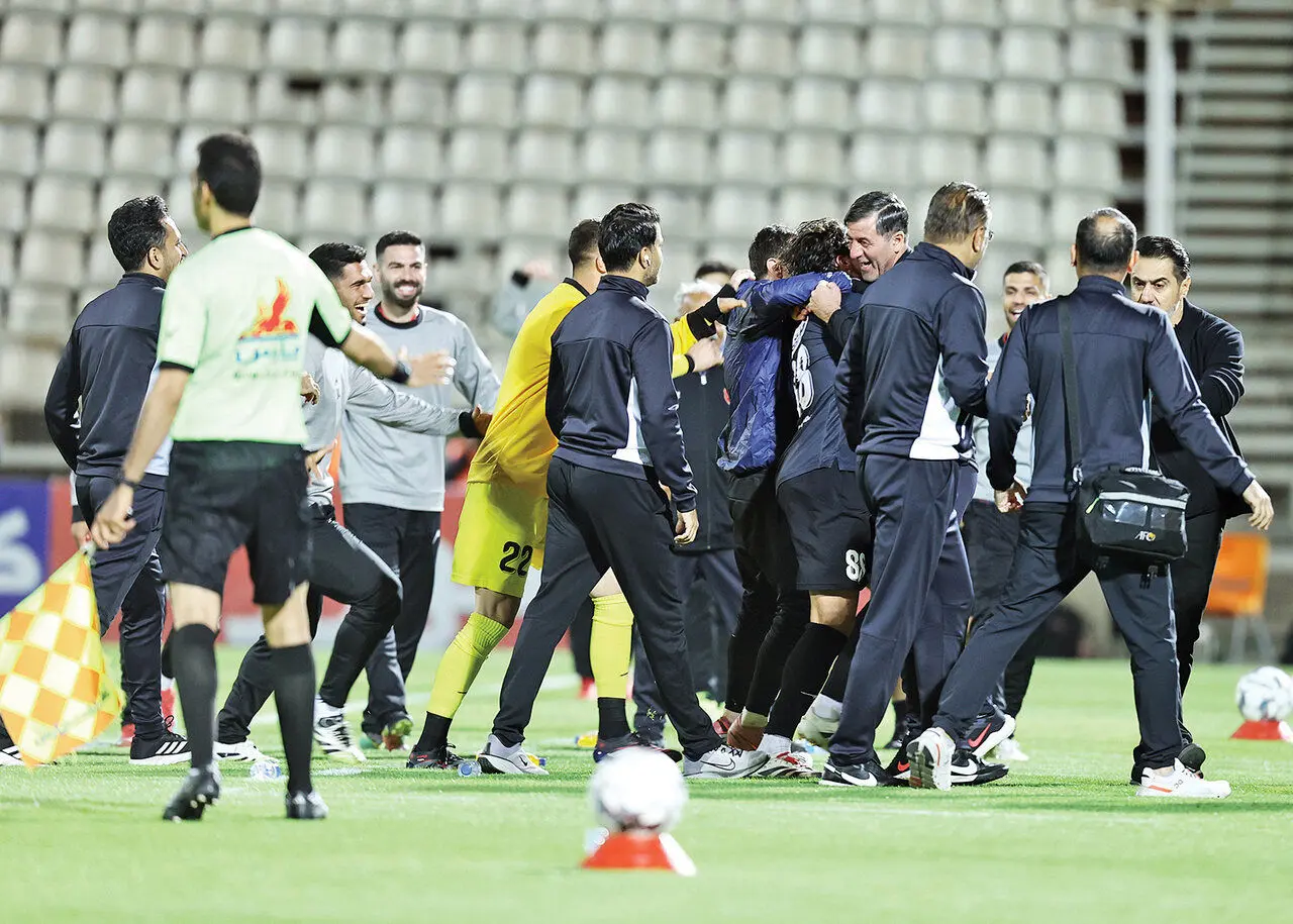 به‌سادگی آقا کریم