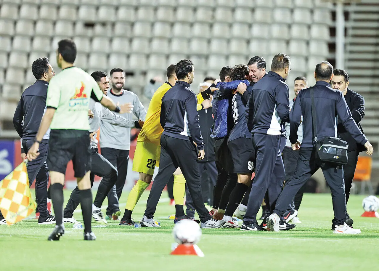 به‌سادگی آقا کریم