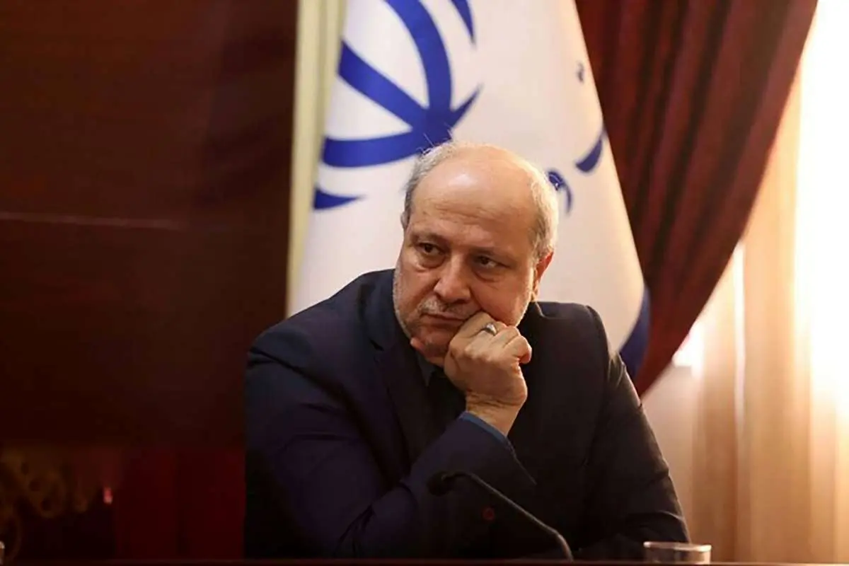 معمای سفر عجیب معاون وزیر به انگلیس !