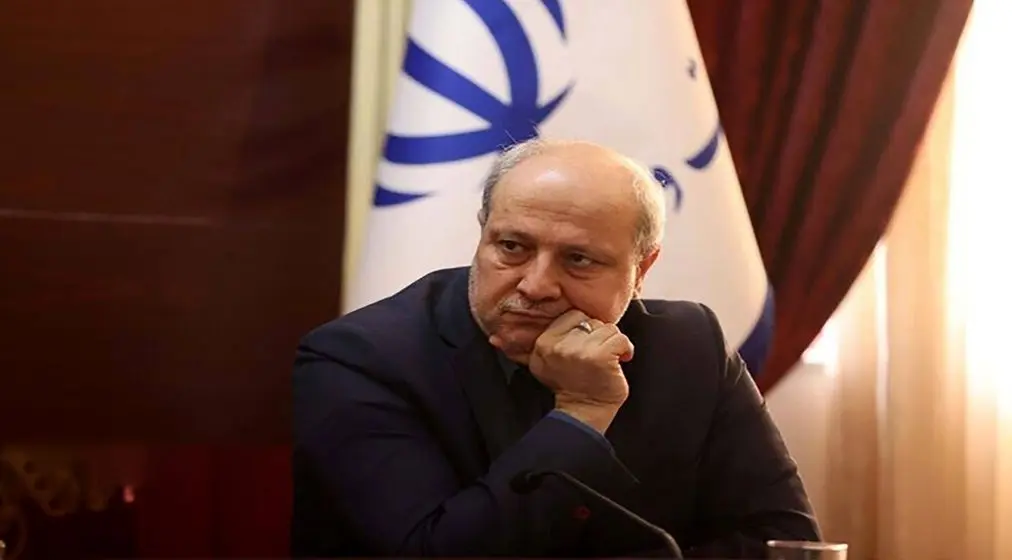 معمای سفر عجیب معاون وزیر  به انگلیس !
